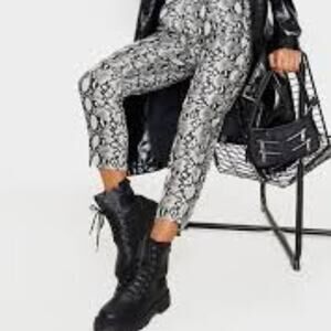 PRETTY LITTLE THING WHITE CASUAL SNAKE WOMEN TROUSERS SIZE 6 BRAND NEW WITH TAGS